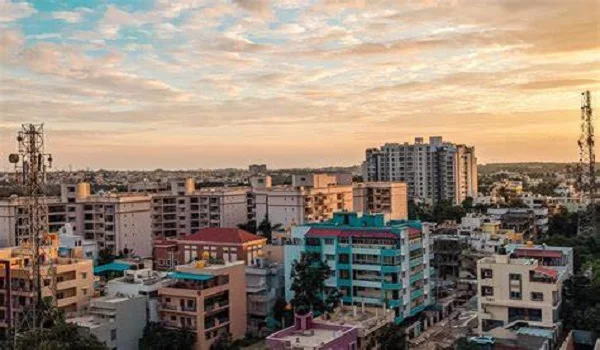 Featured Image of Is 2025 The Right Time to Buy Real Estate in Bangalore?