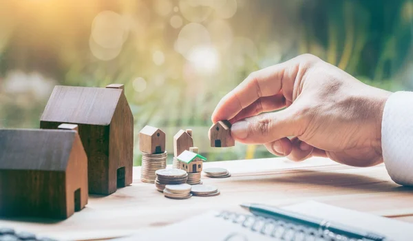 Featured Image of What type of home is best for investment property?